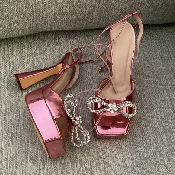 Elegant Pink Platform Heels with Bow Accent - Picture 1 of 2